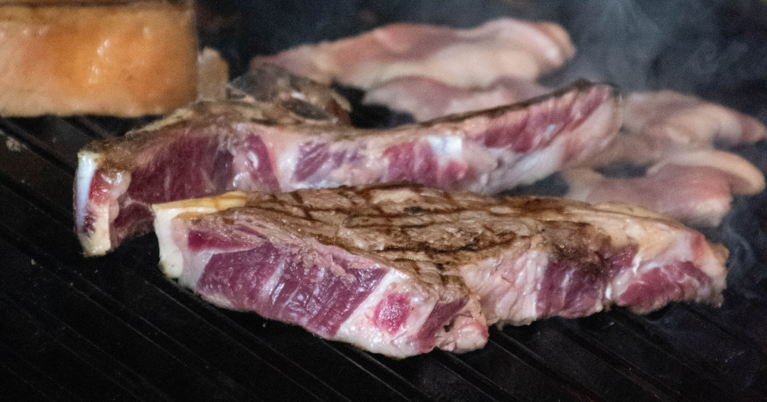 Detalle del chuletón de El Capricho servido en el restaurante D’Madrid